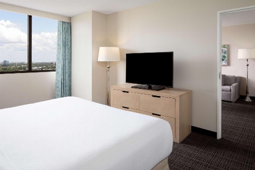 Embassy Suites By Hilton Hotel Tampa-Airport/Westshore image 2